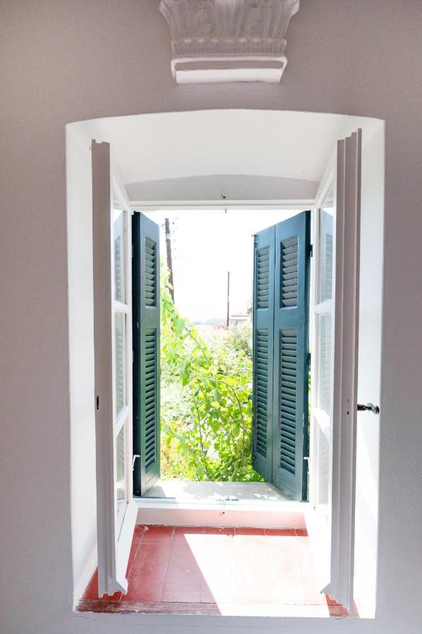 Traditional House Under The Clock Tower With Sweet View Poros Town Zewnętrze zdjęcie