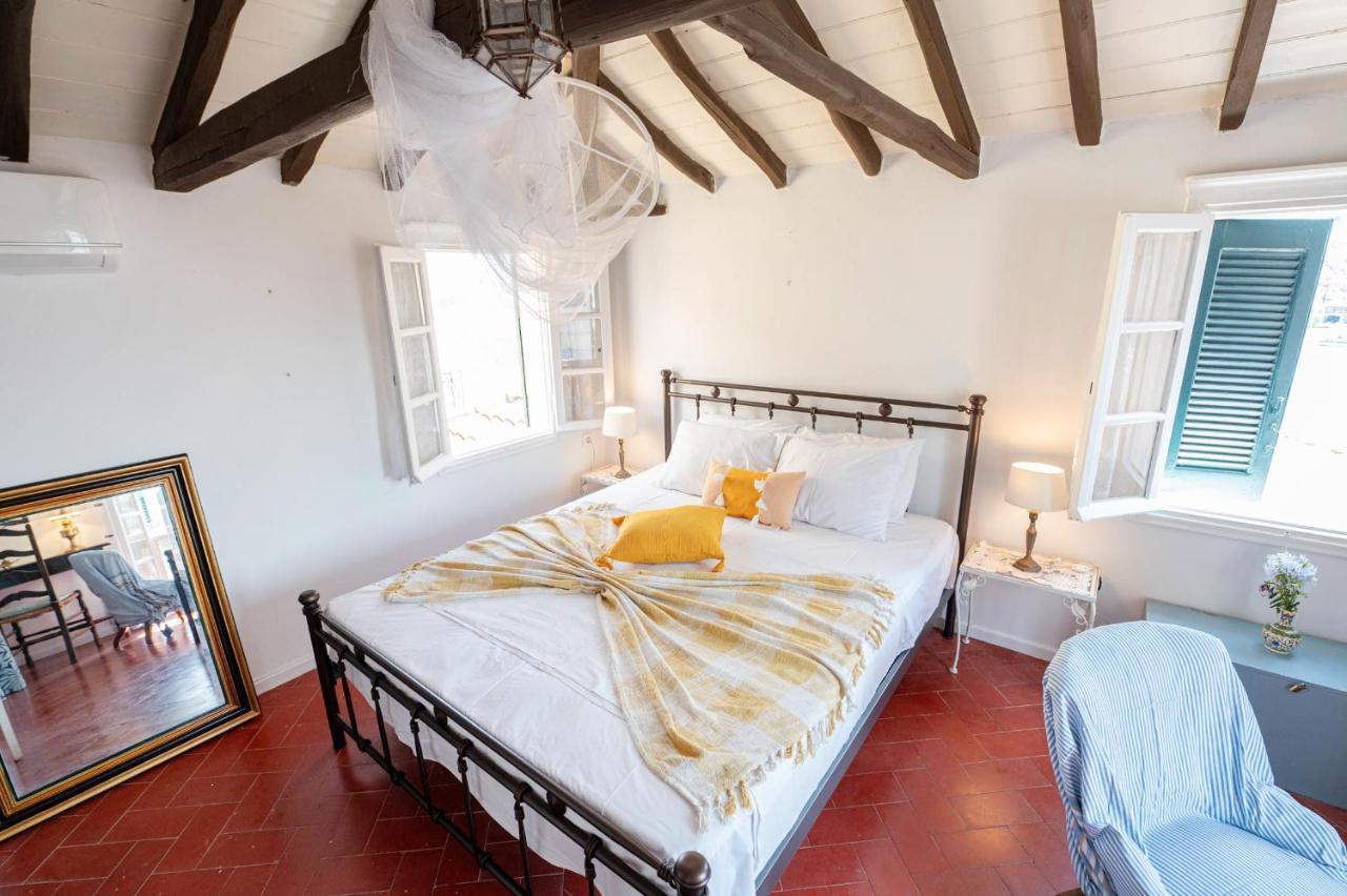 Traditional House Under The Clock Tower With Sweet View Poros Town Zewnętrze zdjęcie