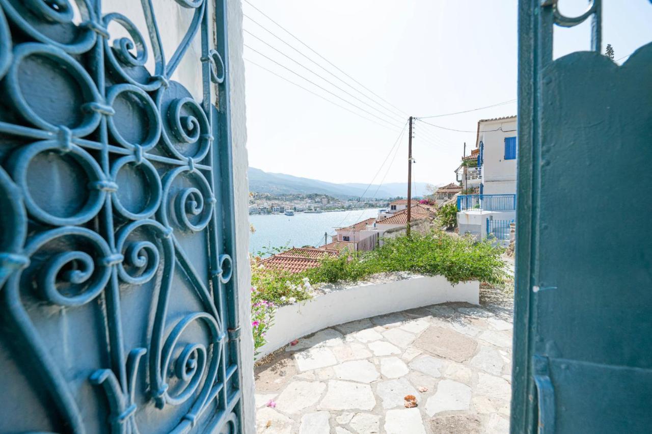 Traditional House Under The Clock Tower With Sweet View Poros Town Zewnętrze zdjęcie