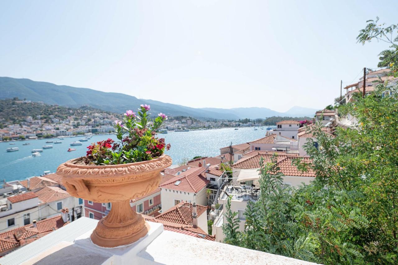 Traditional House Under The Clock Tower With Sweet View Poros Town Zewnętrze zdjęcie