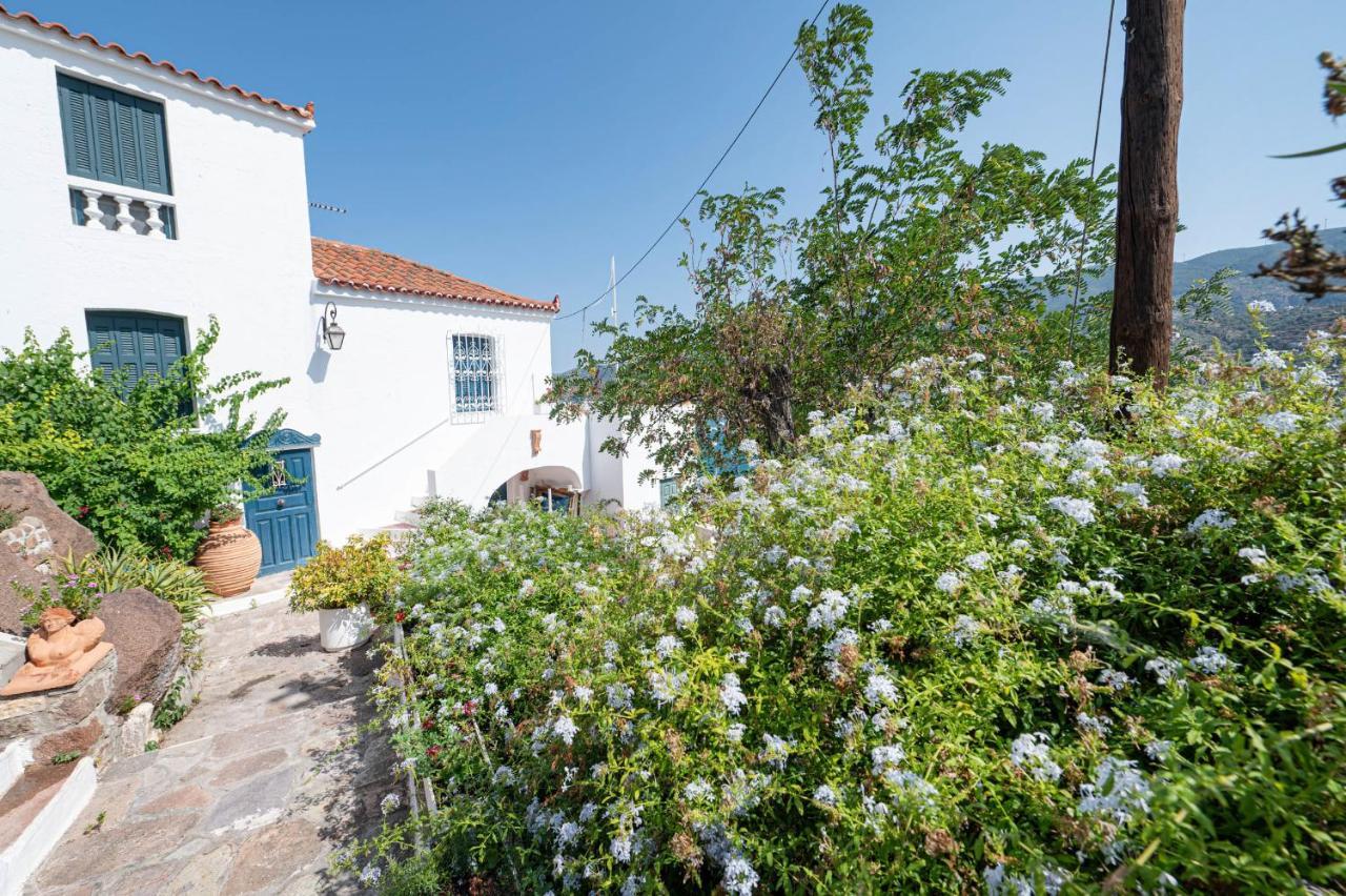 Traditional House Under The Clock Tower With Sweet View Poros Town Zewnętrze zdjęcie