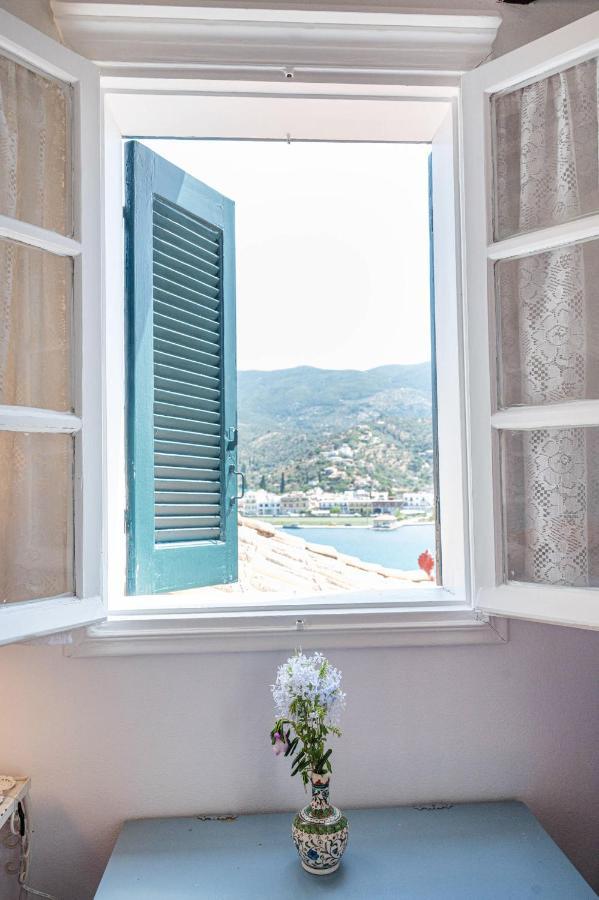 Traditional House Under The Clock Tower With Sweet View Poros Town Zewnętrze zdjęcie