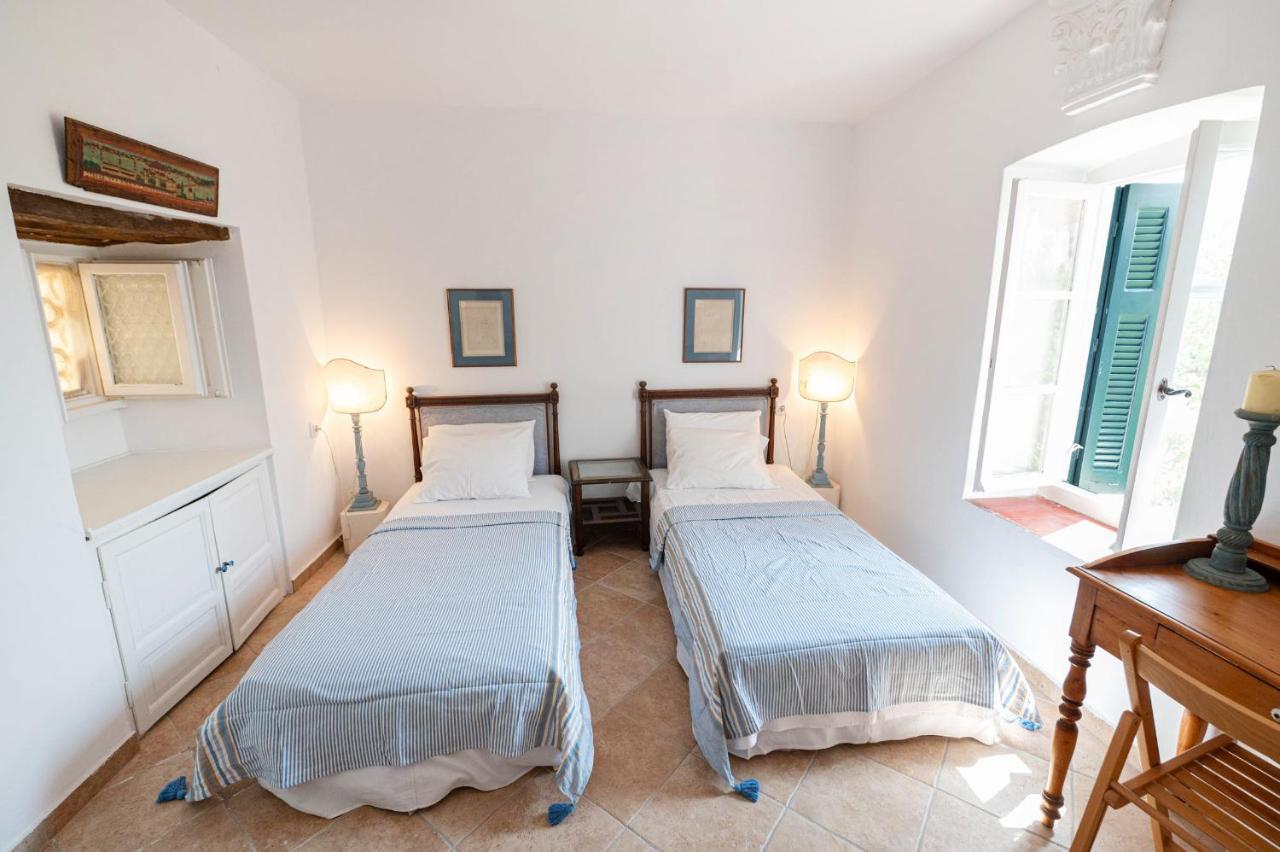 Traditional House Under The Clock Tower With Sweet View Poros Town Zewnętrze zdjęcie