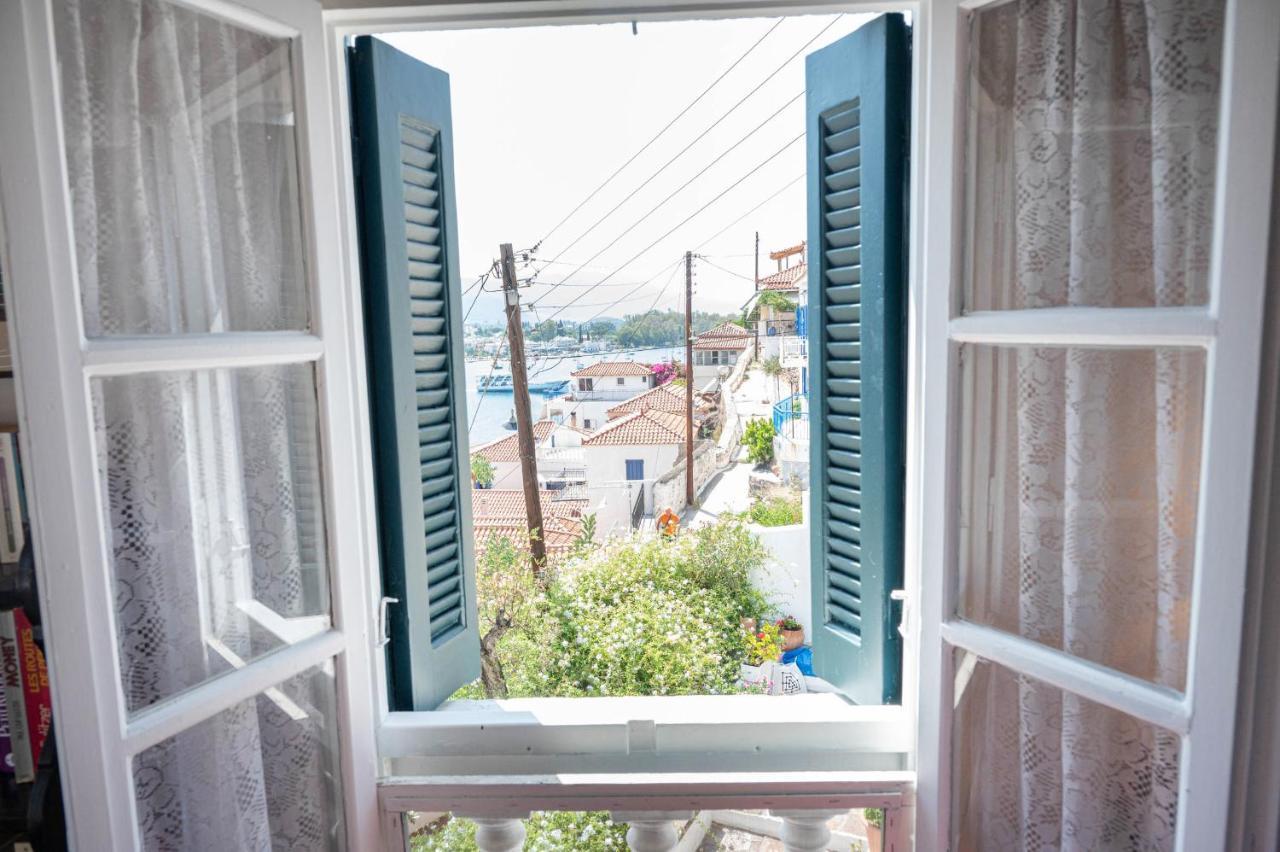Traditional House Under The Clock Tower With Sweet View Poros Town Zewnętrze zdjęcie