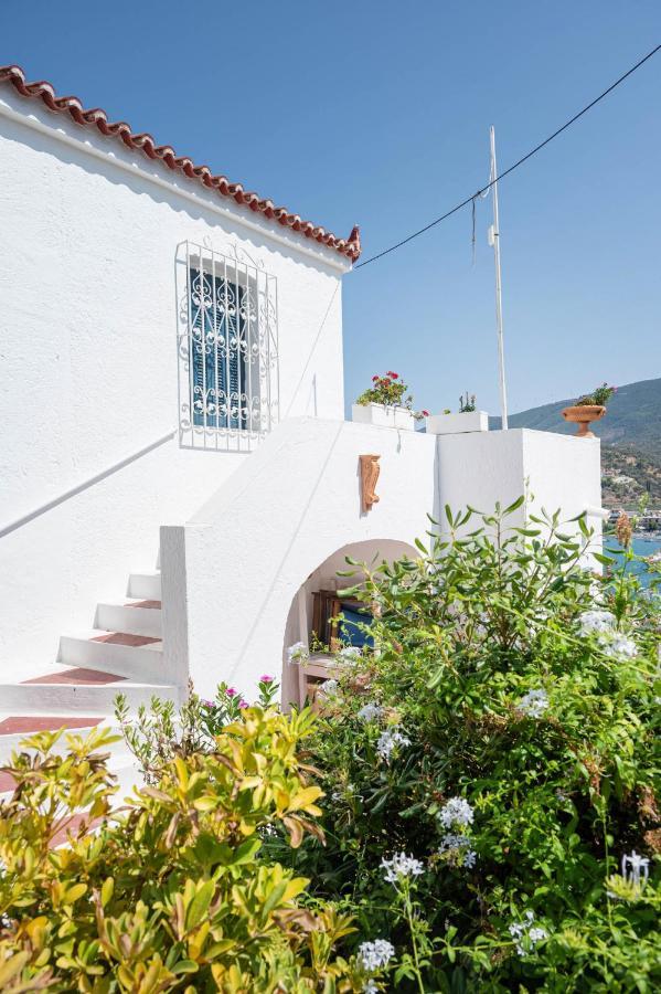 Traditional House Under The Clock Tower With Sweet View Poros Town Zewnętrze zdjęcie